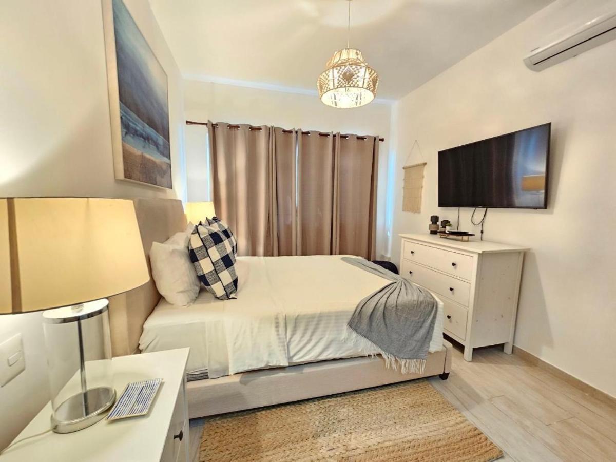 Awesome Location 1bdr In The Heart Of Corales Apartamento