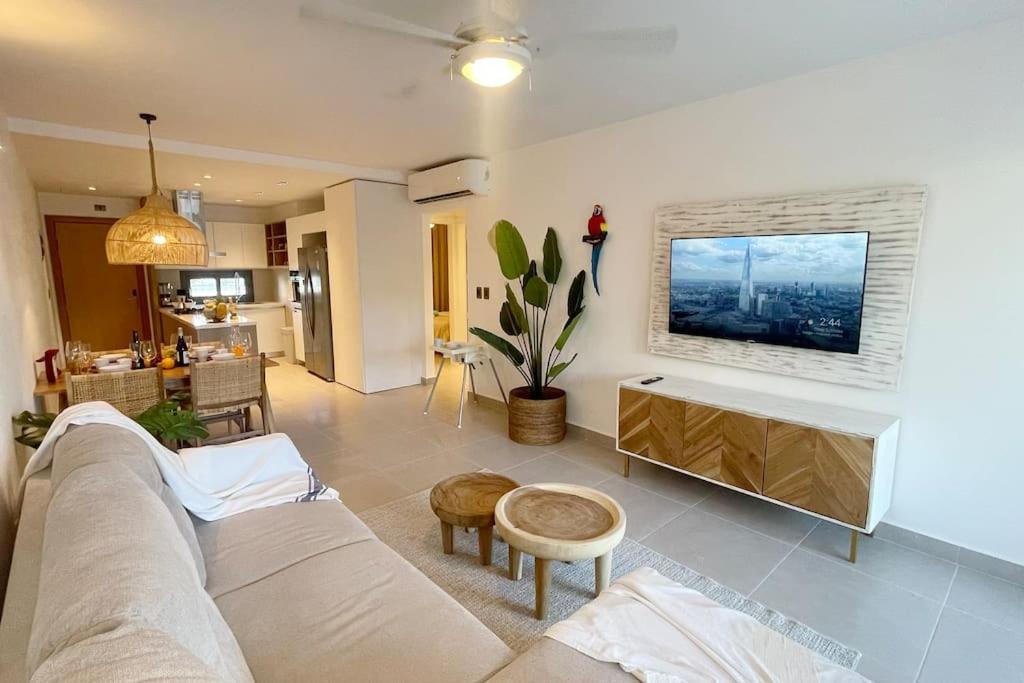 Tropical Deluxe 2 Bedroom Unit With Jacuzzi