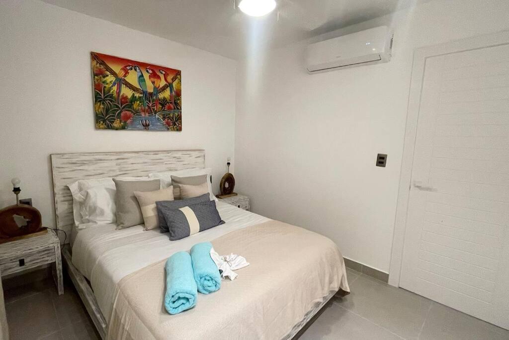 Tropical Deluxe 2 Bedroom Unit With Jacuzzi * Punta Cana