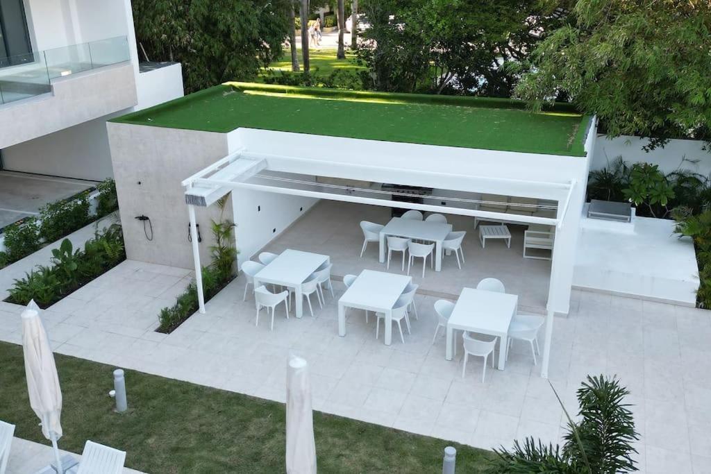 Tropical Deluxe 2 Bedroom Unit With Jacuzzi *