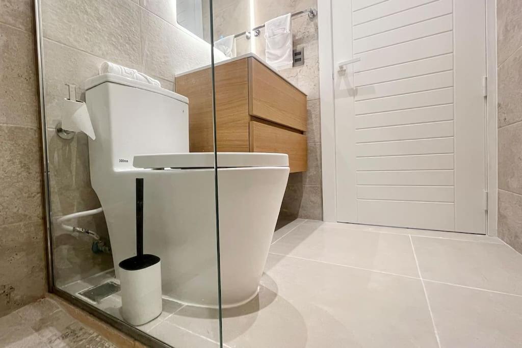 Tropical Deluxe 2 Bedroom Unit With Jacuzzi