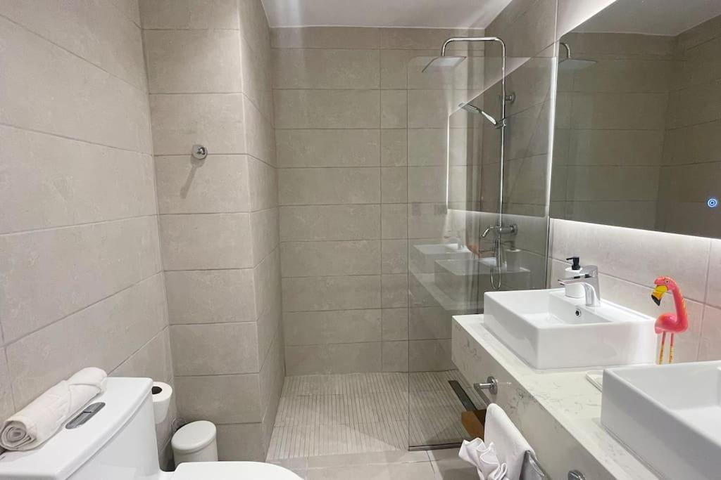 Tropical Deluxe 2 Bedroom Unit With Jacuzzi