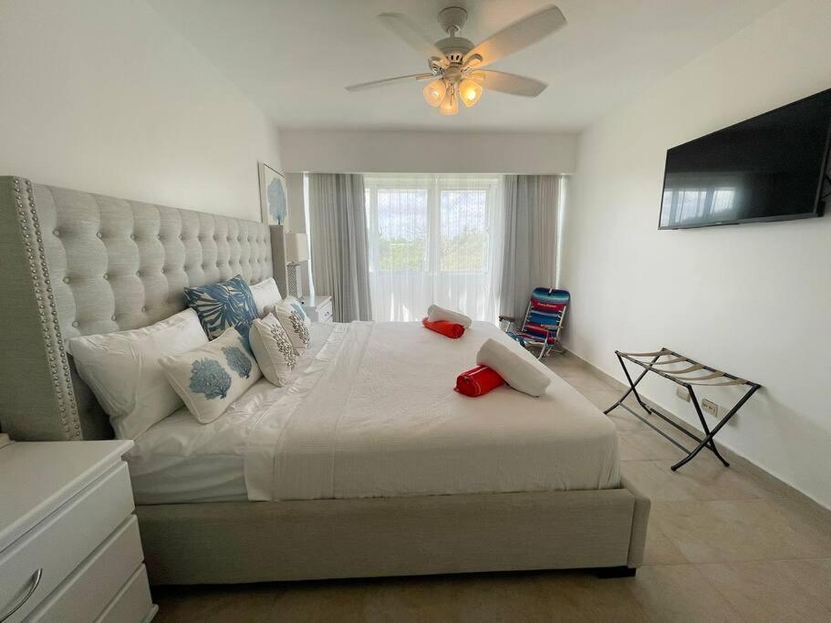 Charming 2 Bedroom With Pool