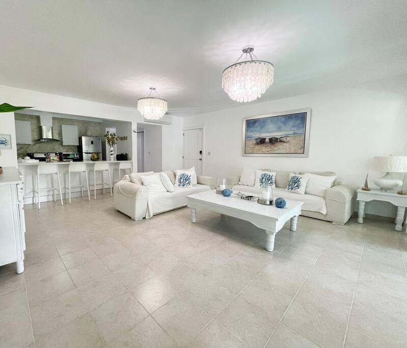 Charming 2 Bedroom With Pool Apartamento