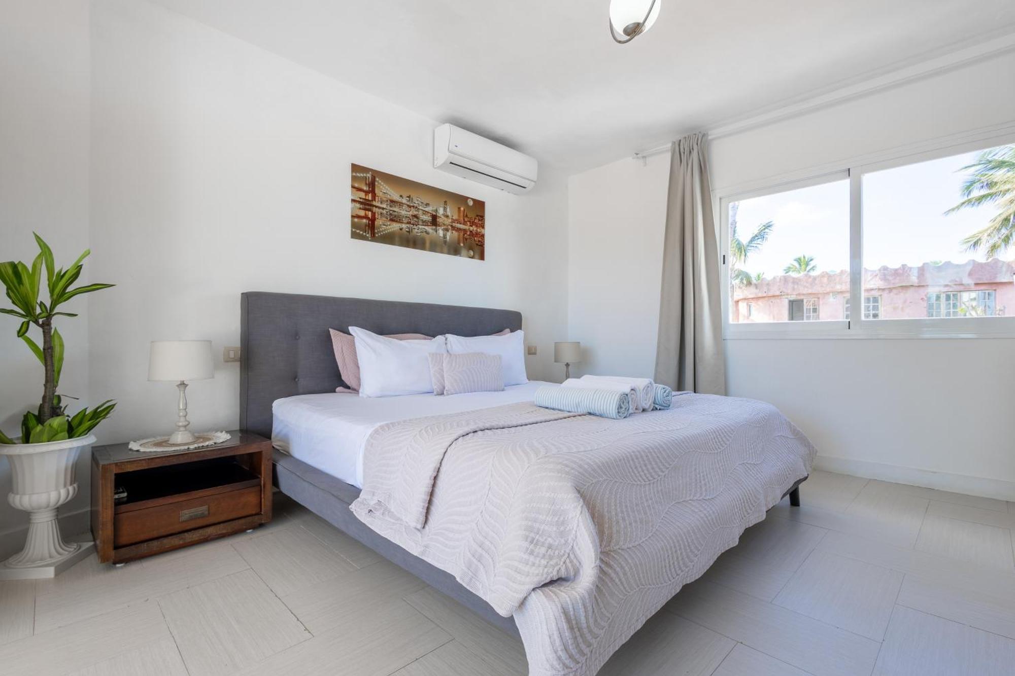 Apartamento Beachfront For Rent - Ocean View, Private Terrace, And Bbq