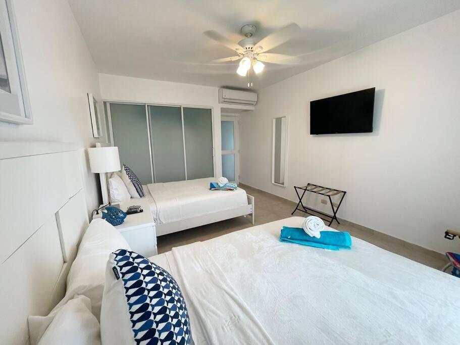 Charming 2 Bedroom With Pool *