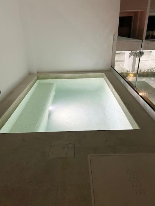 Apartamento Tropical Deluxe 2 Bedroom Unit With Jacuzzi
