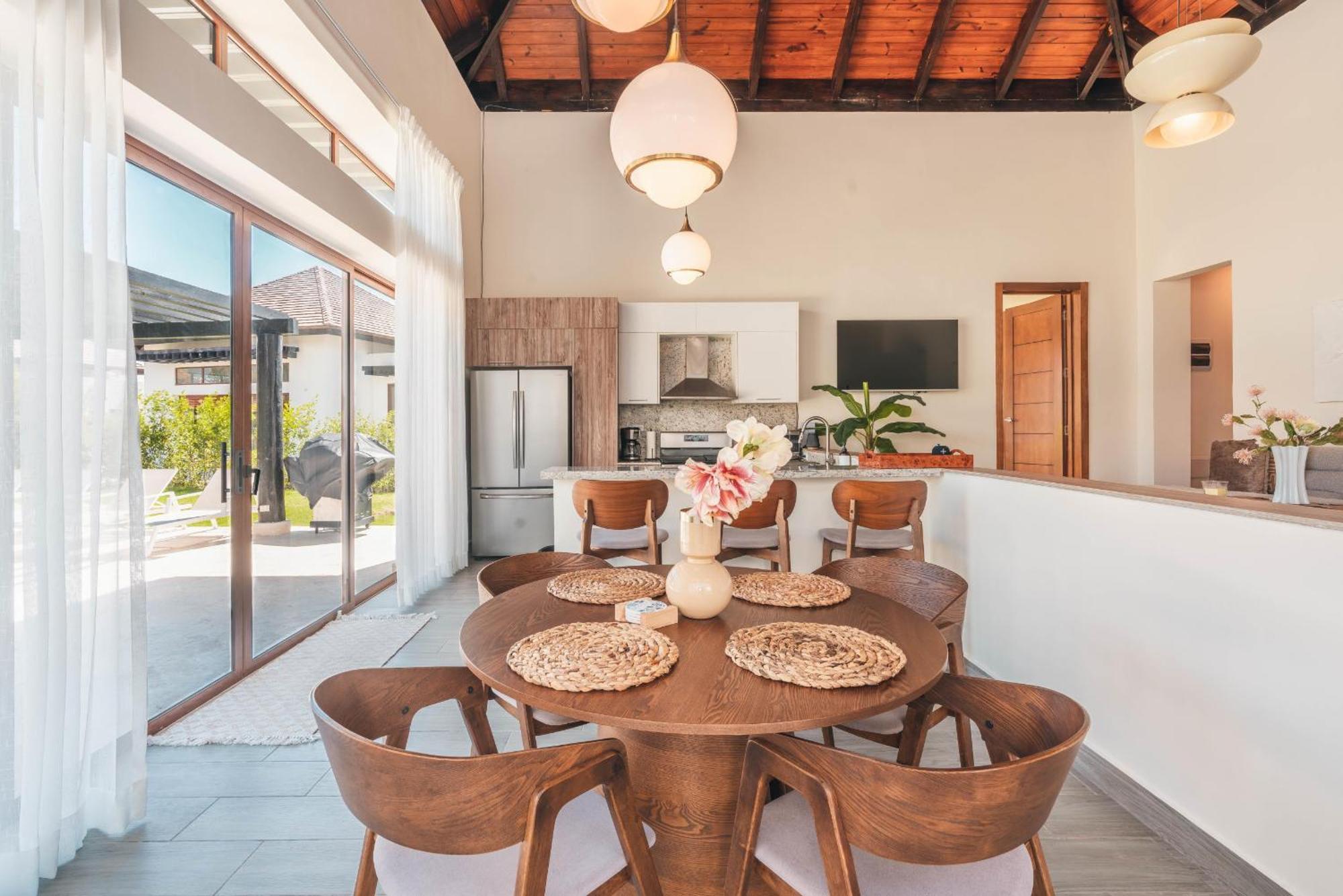 Villa Tropical With Picuzzi At Village Bca Punta Cana