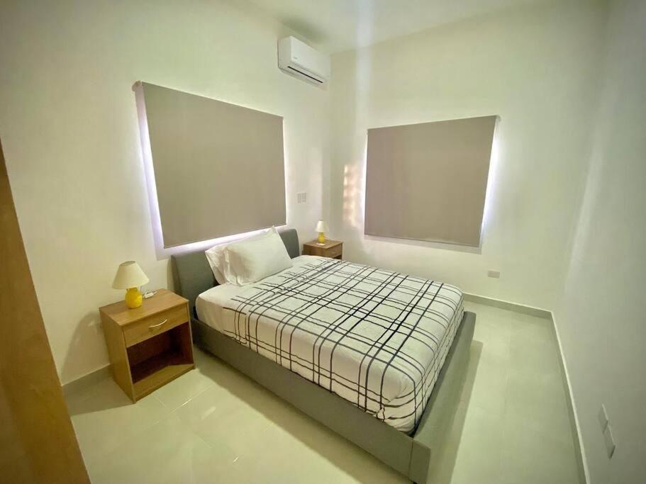 Villa En Brisas, *