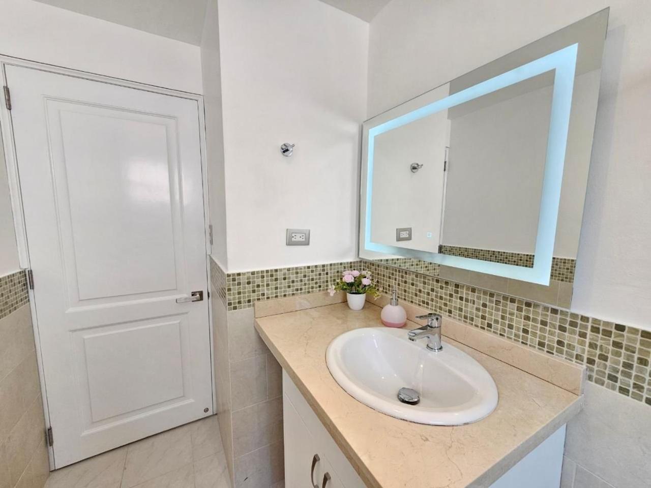 2bdr Access At Playa Turquesa Corales Pc *