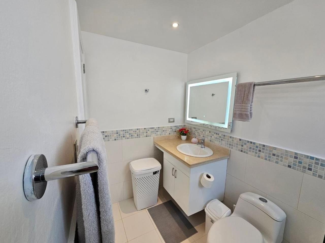 Apartamento 2bdr Access At Playa Turquesa Corales Pc Punta Cana
