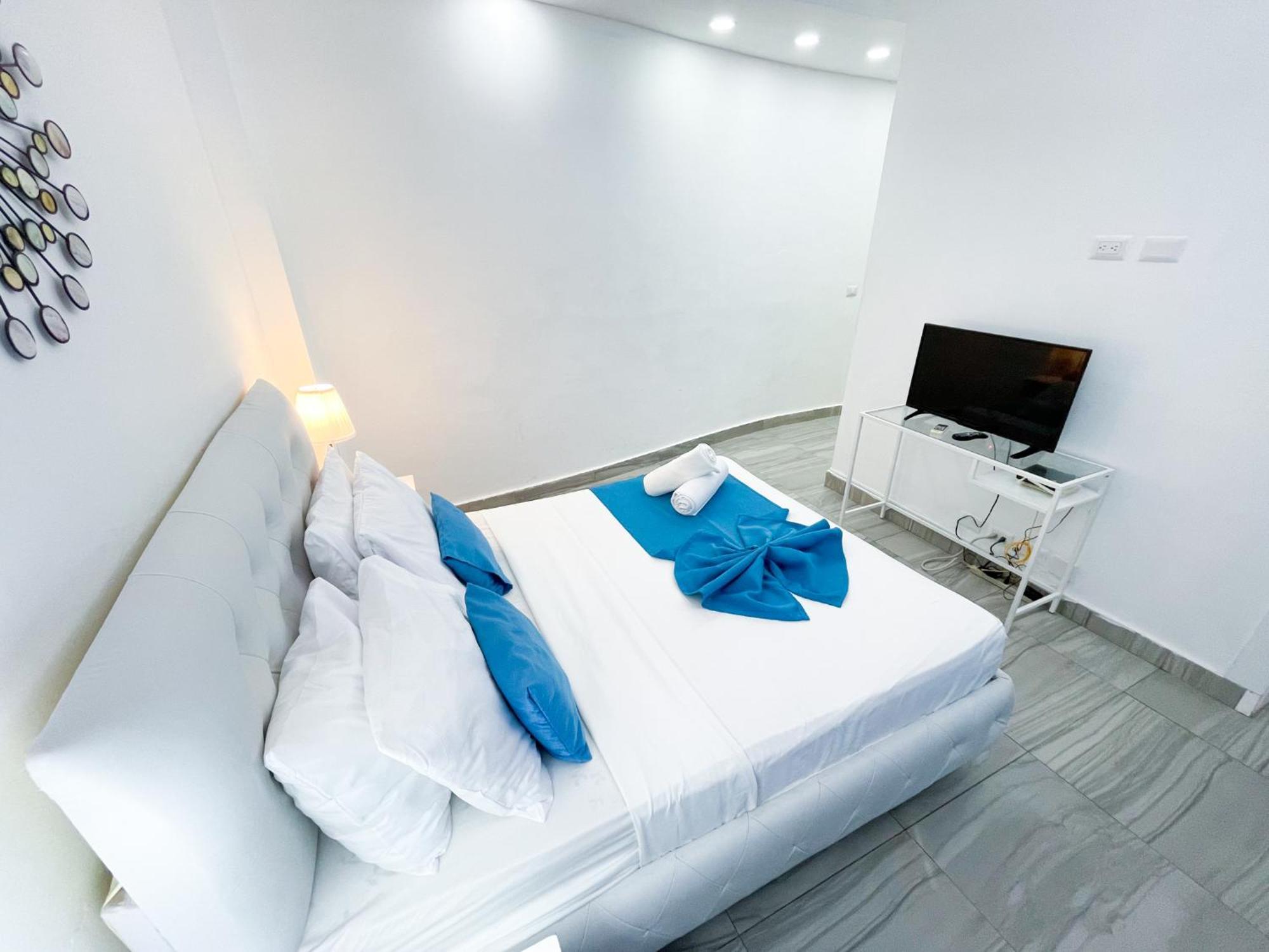 Apartment Ducassi & Beach - Playa Bavaro - Wifi - Parking - Rooftop Pool & Spa  *