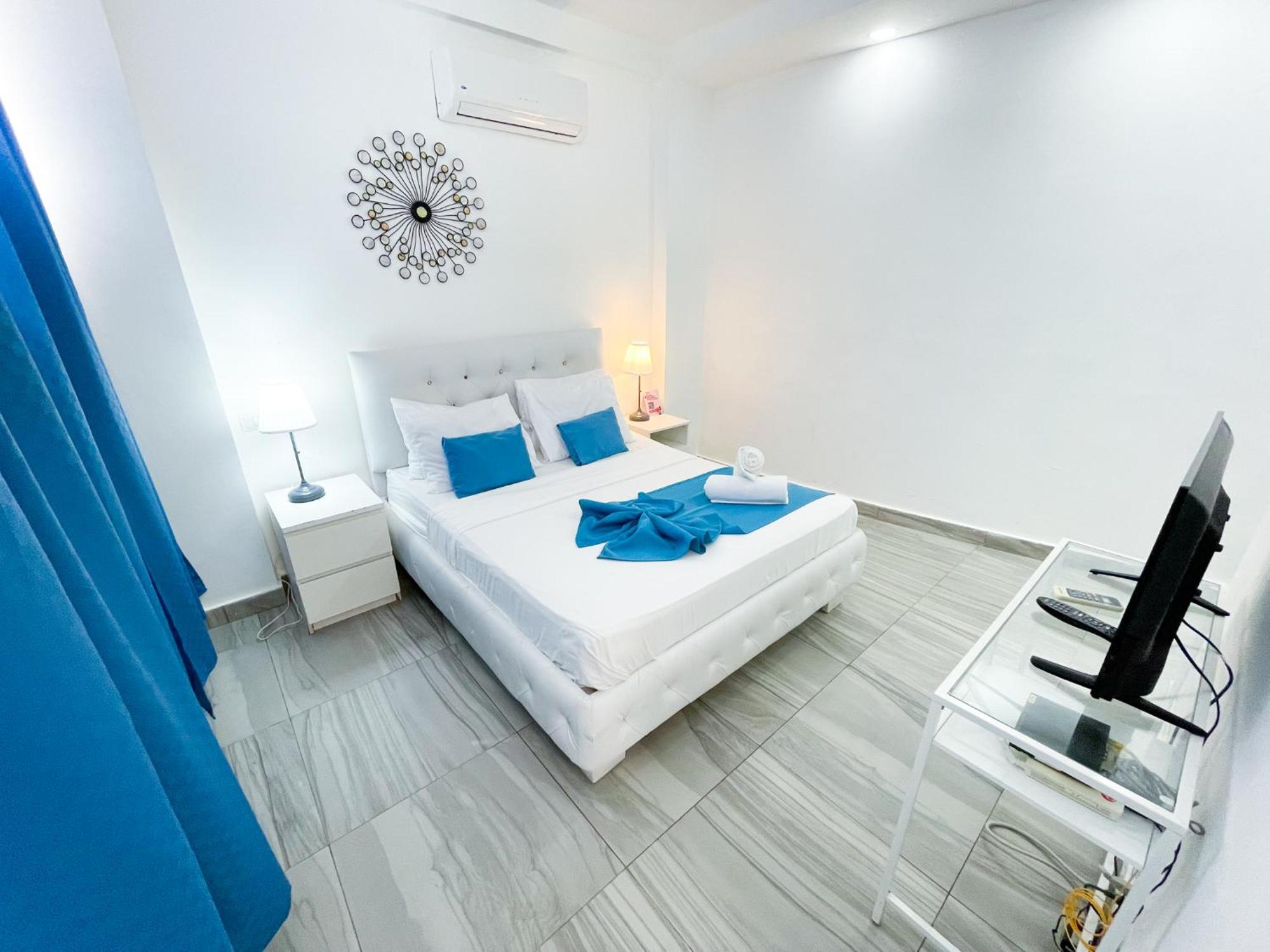 Apartment Ducassi & Beach - Playa Bavaro - Wifi - Parking - Rooftop Pool & Spa 