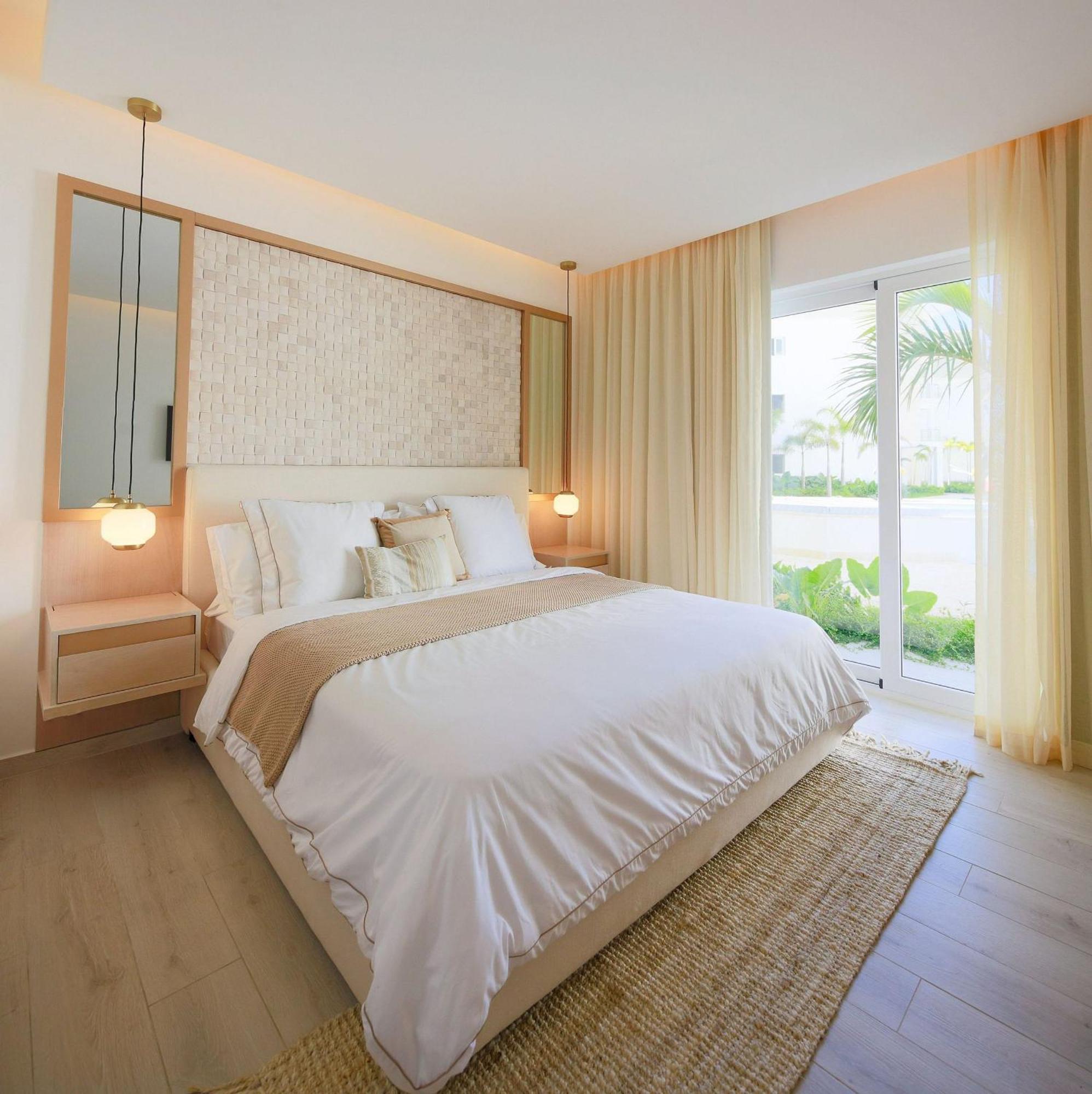 Beauty Playa Coral Pool Front Ground F12 *
