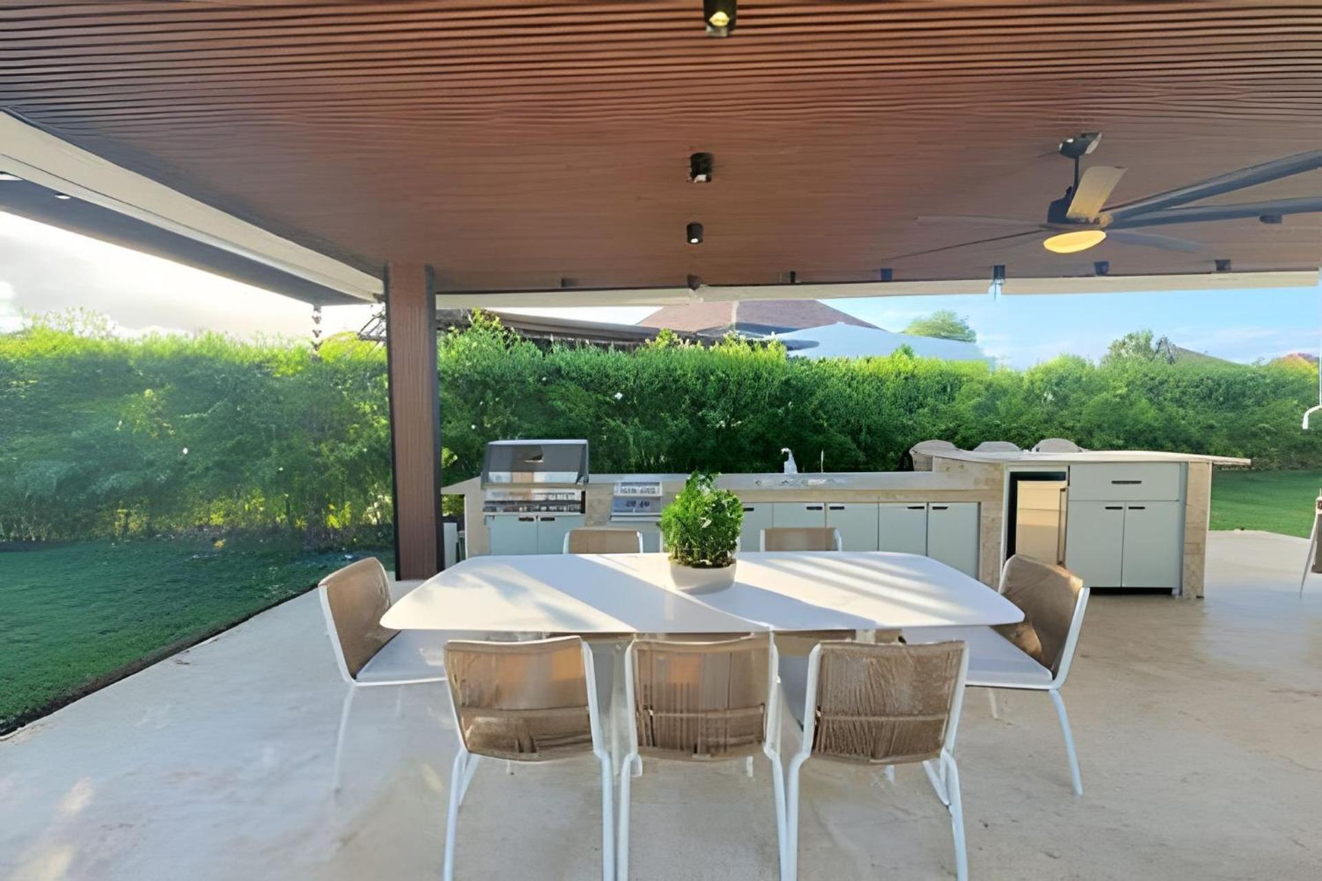 Elegante Privada De 4 Con Piscina Y Jacuzzi Сasa de vacaciones *