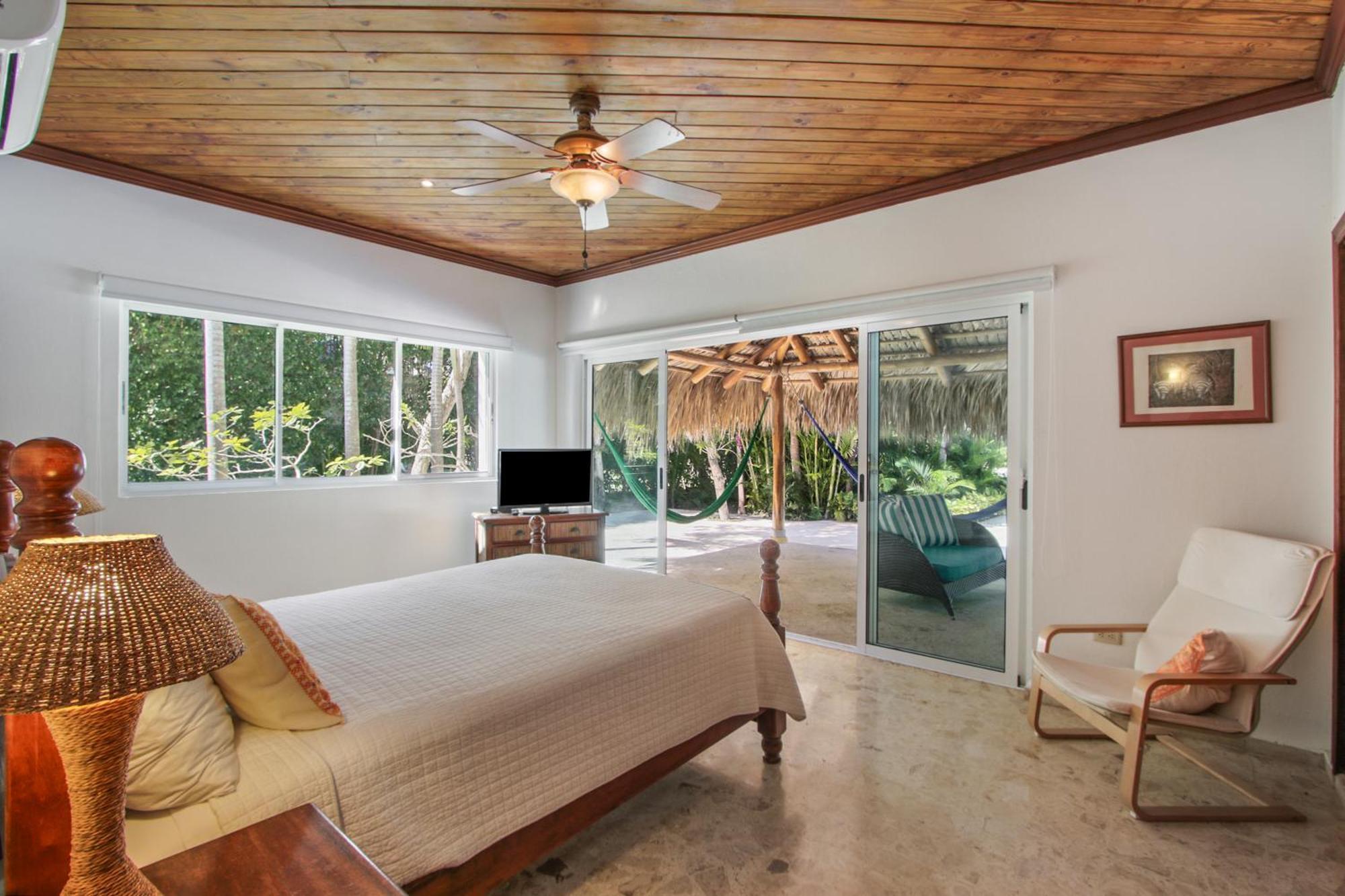 Luxury On La Cana Golf Course With Pool, Jacuzzi, Cart & Maid Punta Cana