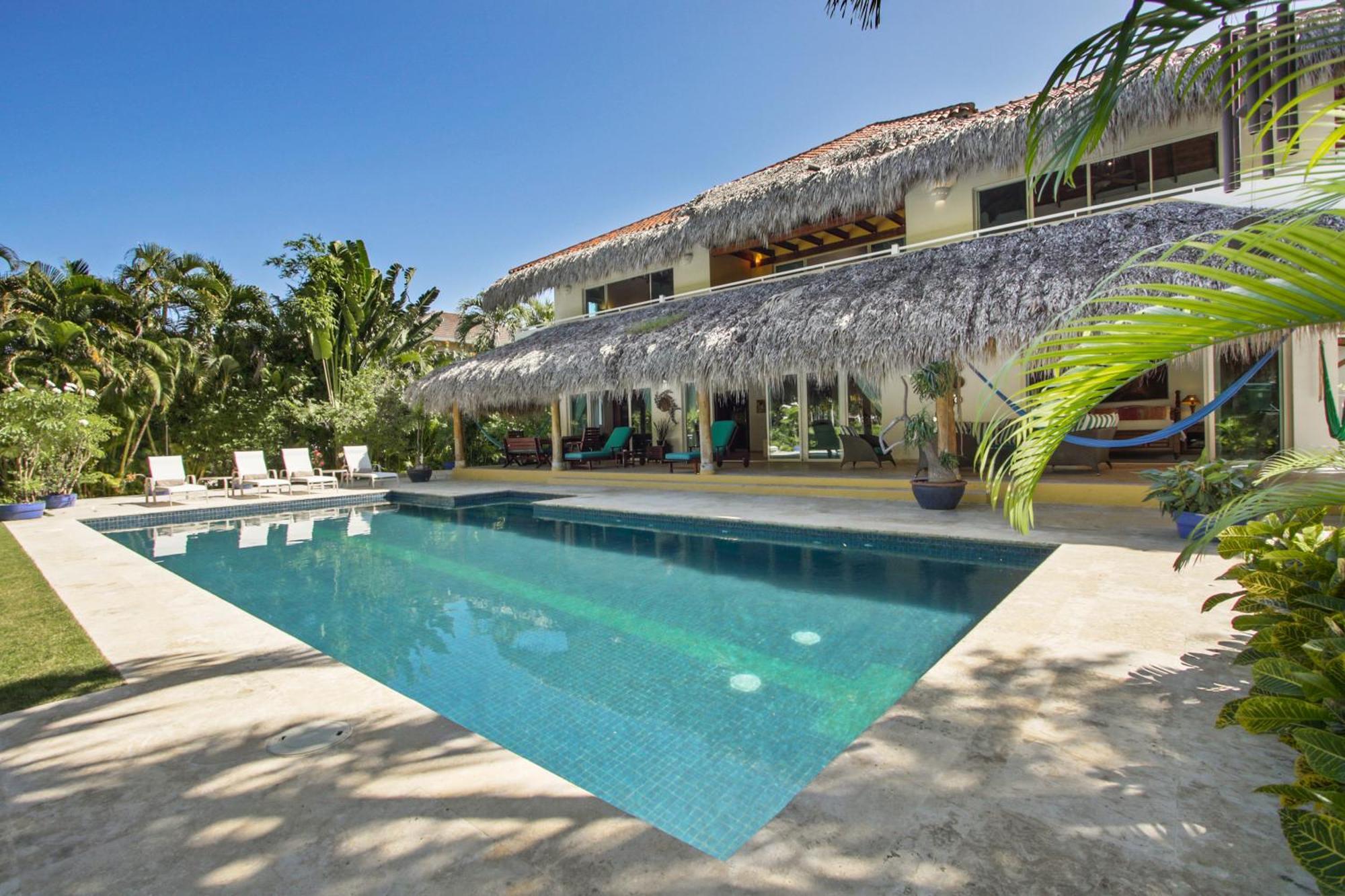 Villa Luxury On La Cana Golf Course With Pool, Jacuzzi, Cart & Maid Punta Cana