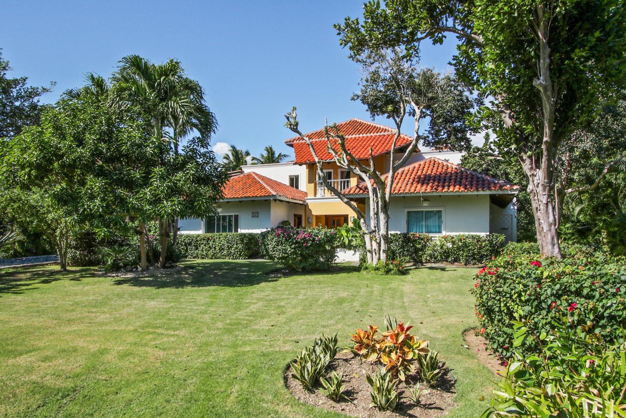 Luxury On La Cana Golf Course With Pool, Jacuzzi, Cart & Maid Villa Punta Cana