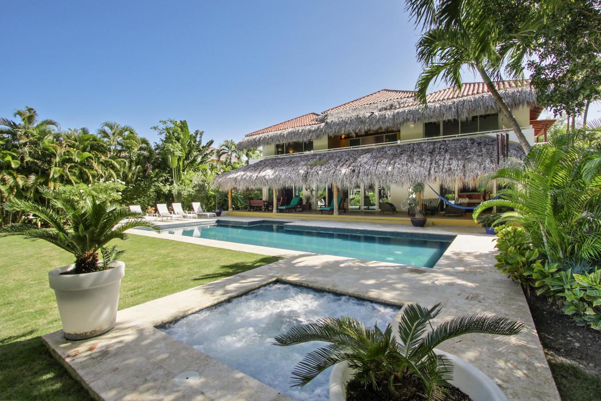 Luxury On La Cana Golf Course With Pool, Jacuzzi, Cart & Maid Villa