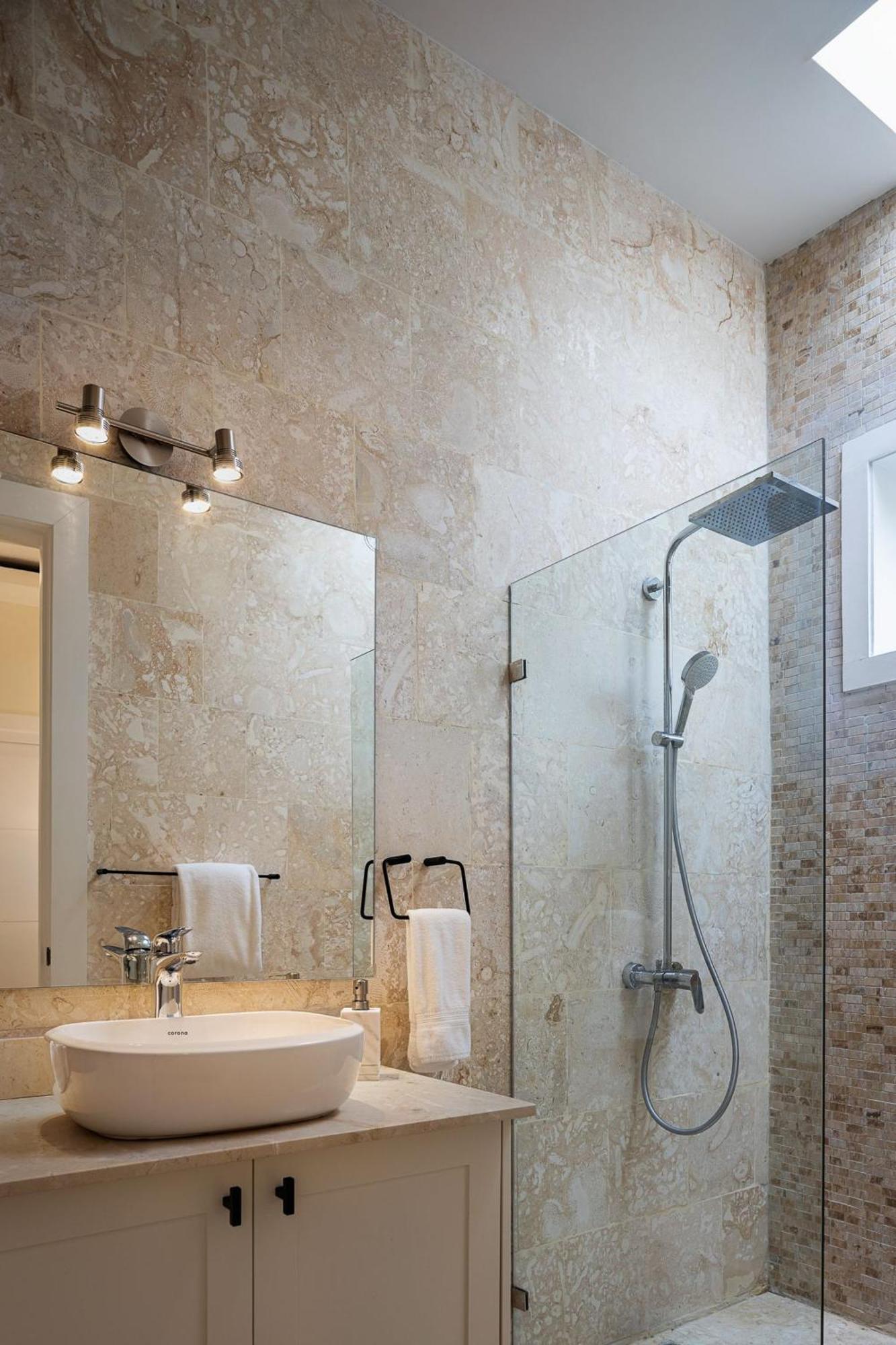 Elegante Privada De 4 Con Piscina Y Jacuzzi Сasa de vacaciones *
