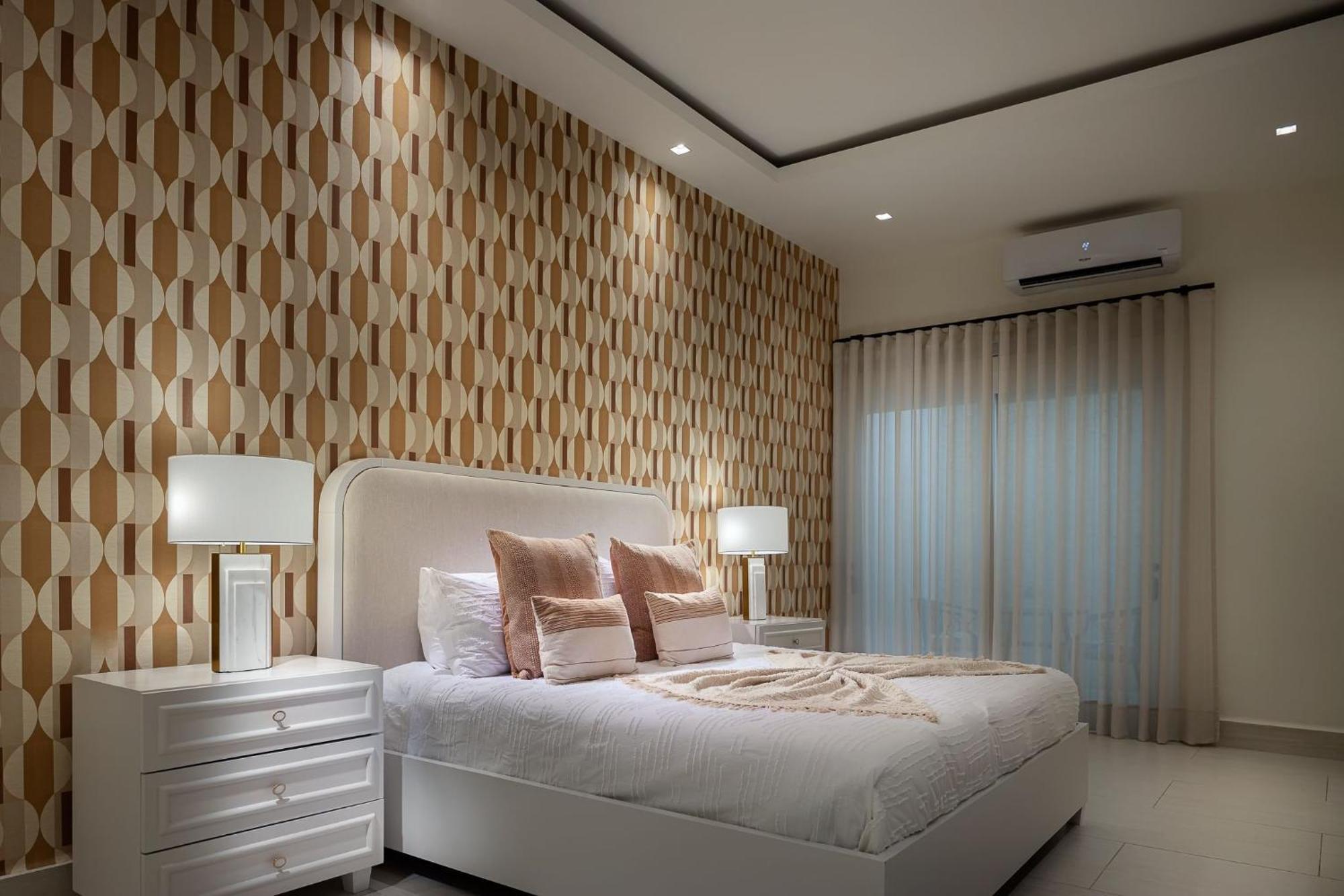 Elegante Privada De 4 Con Piscina Y Jacuzzi Сasa de vacaciones