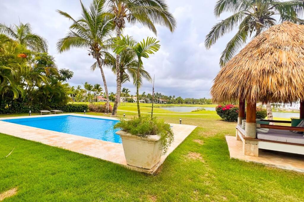 New View Cocotal Golf Villa *