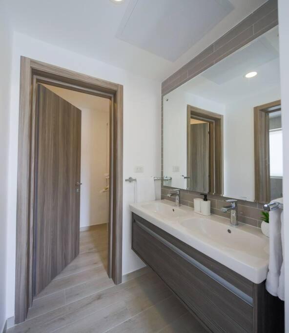 Luxurious 1bdr Playa Coral Apartamento *