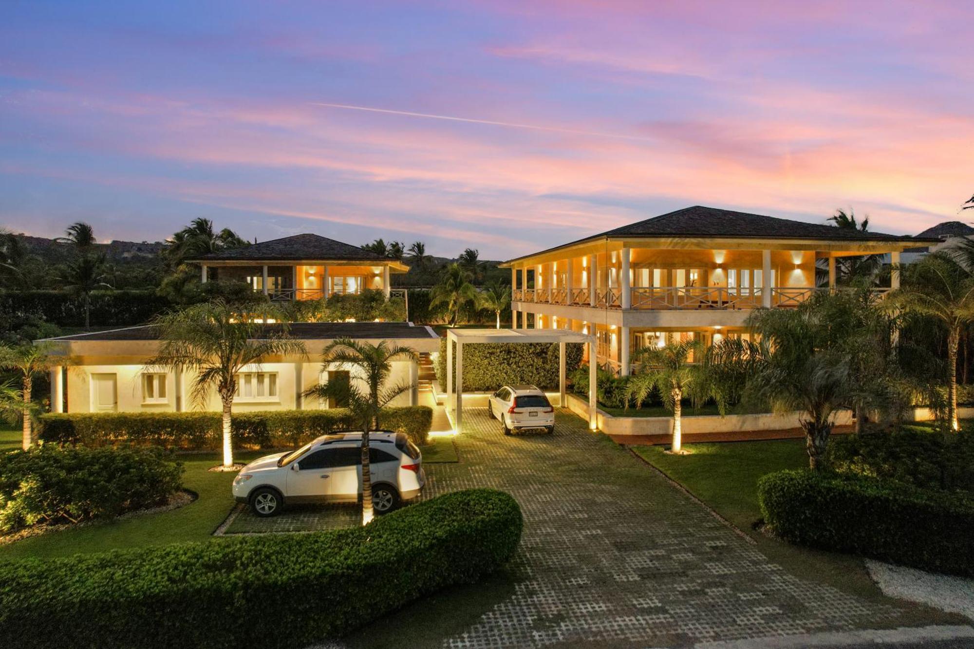 Luxury Ocean-view With Private Pool & Golf Access, Dedicated Staff Villa Punta Cana
