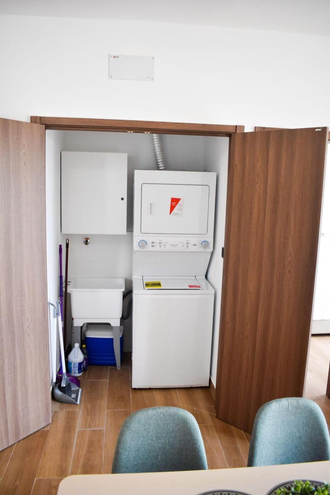 Apartamento Downtown Vibrant Apartment!