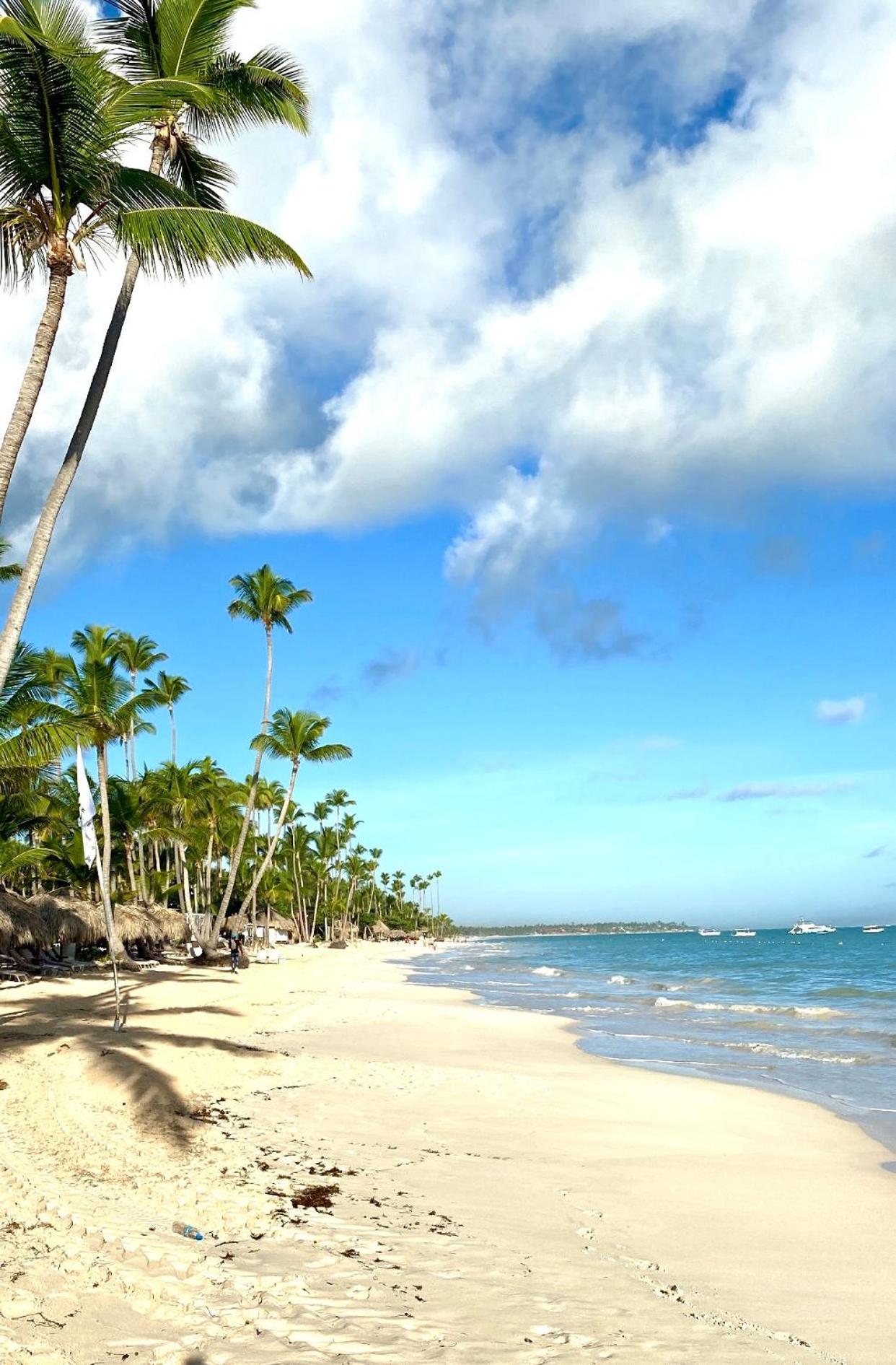 A Place With An Incredible View Two Pools On The Terrace Apartamento Punta Cana