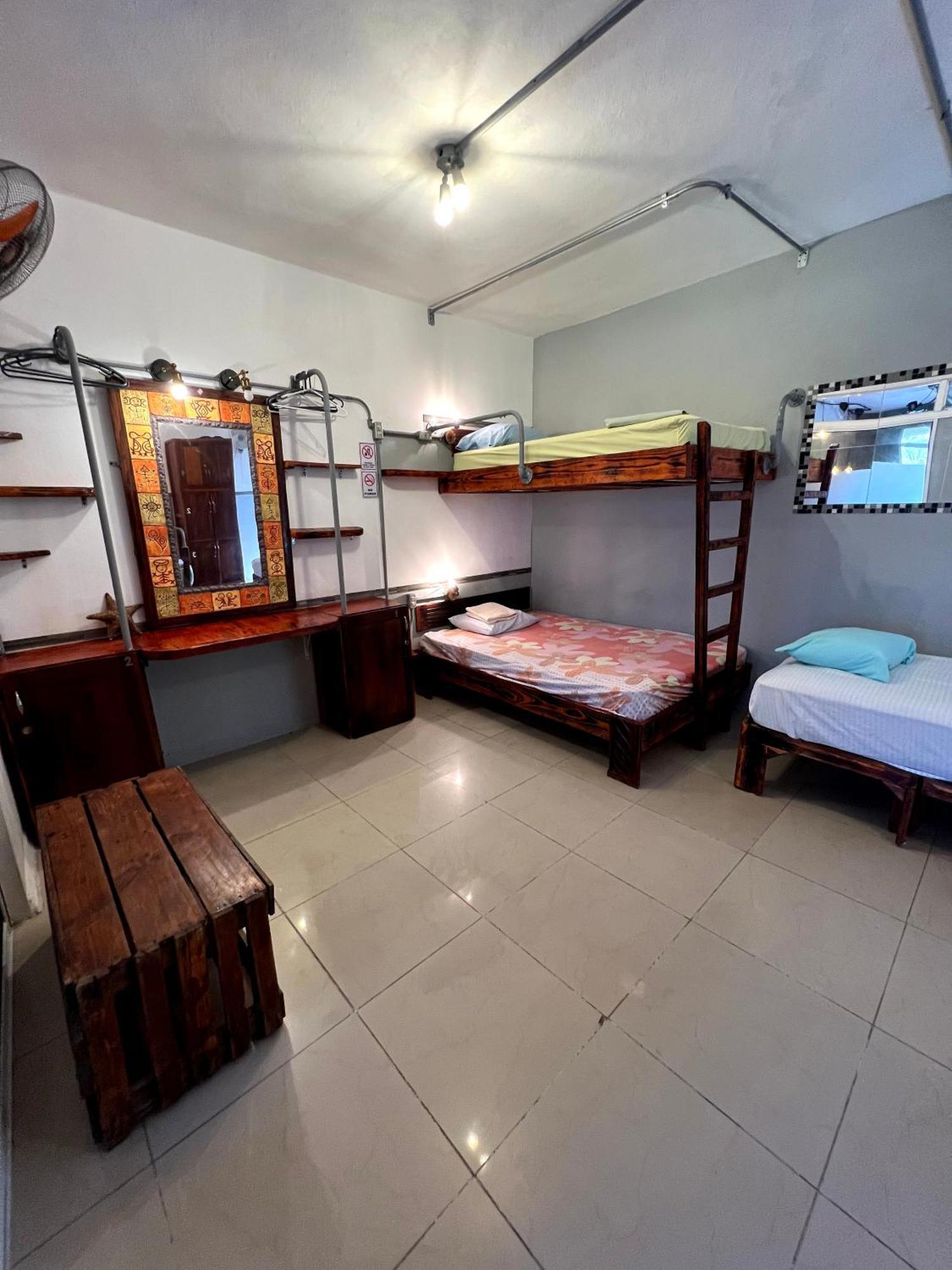 Eco Vip 1 Hostal *