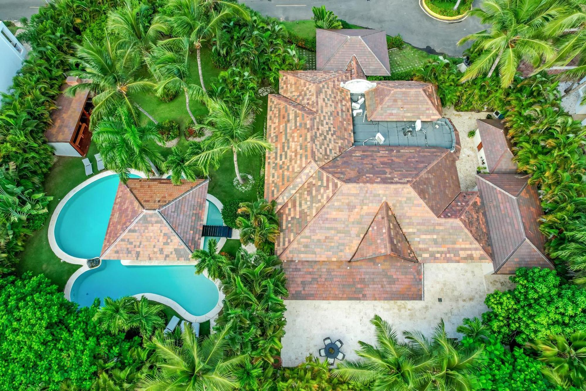 Villa Beautiful With Pool, Gym & Maid *
