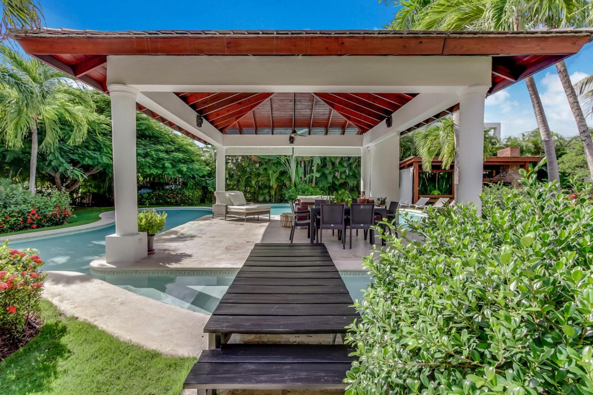 Beautiful With Pool, Gym & Maid * Punta Cana