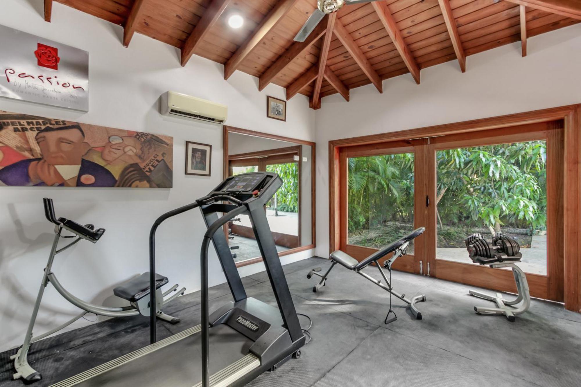 Beautiful With Pool, Gym & Maid Villa *