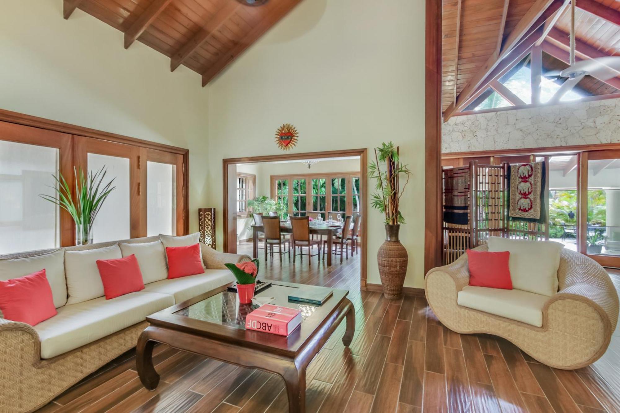 Beautiful With Pool, Gym & Maid Villa Punta Cana
