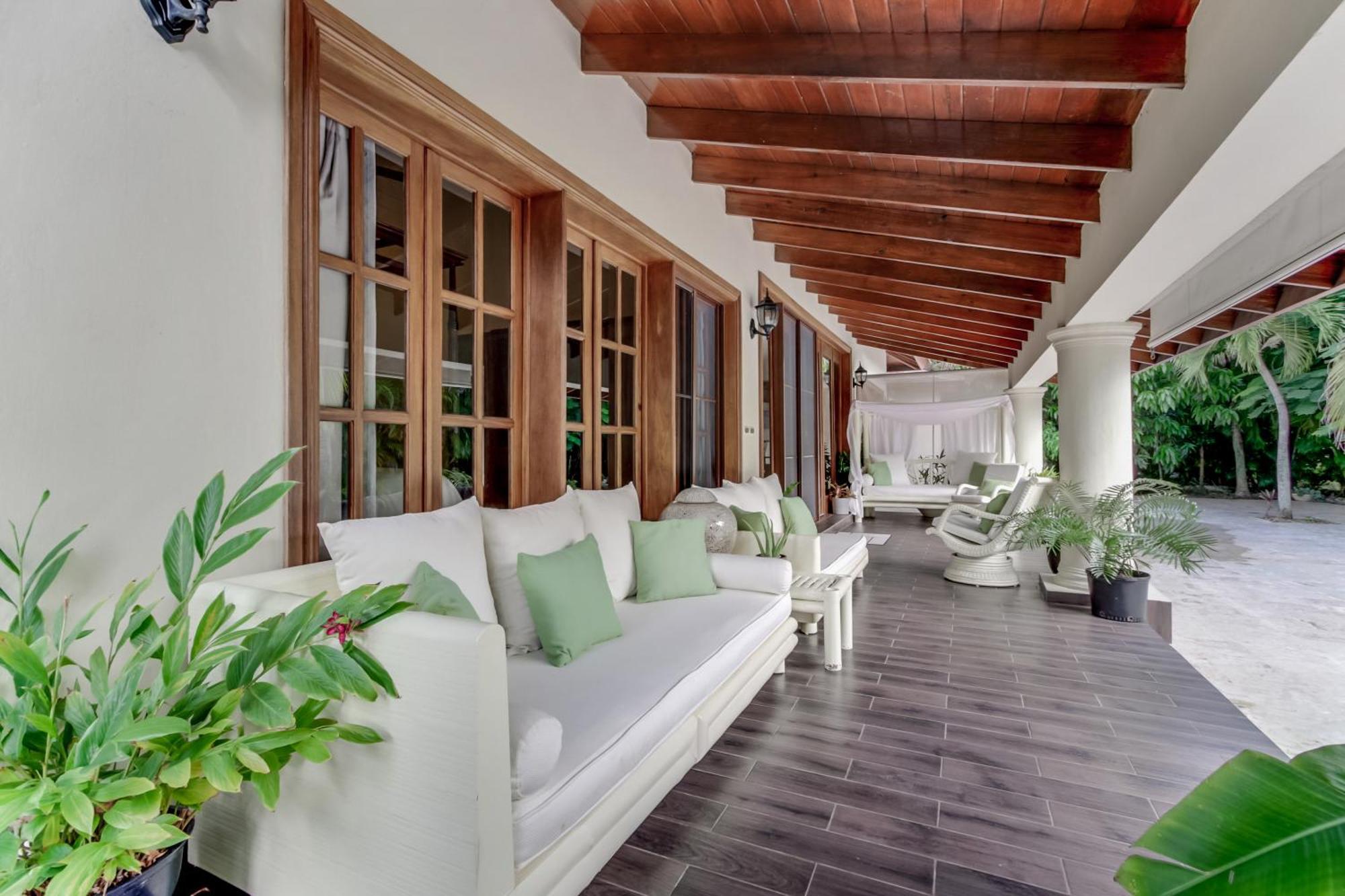 Villa Beautiful With Pool, Gym & Maid