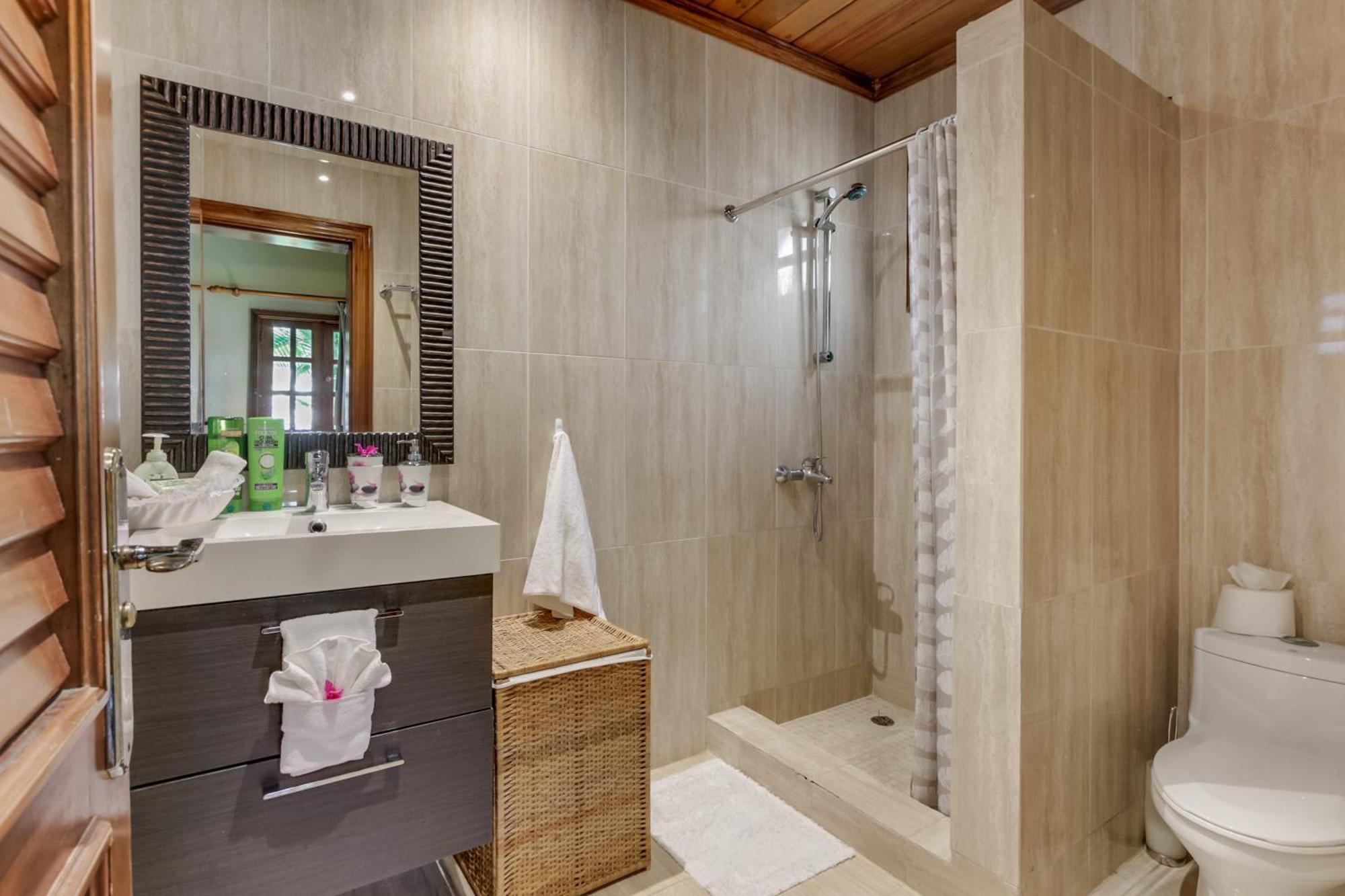 Villa Beautiful With Pool, Gym & Maid *