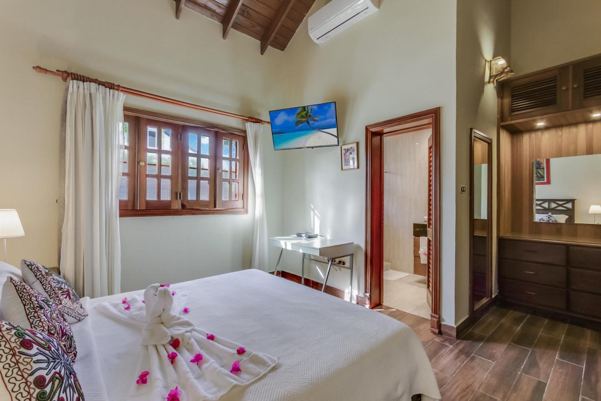 Beautiful With Pool, Gym & Maid Villa Punta Cana