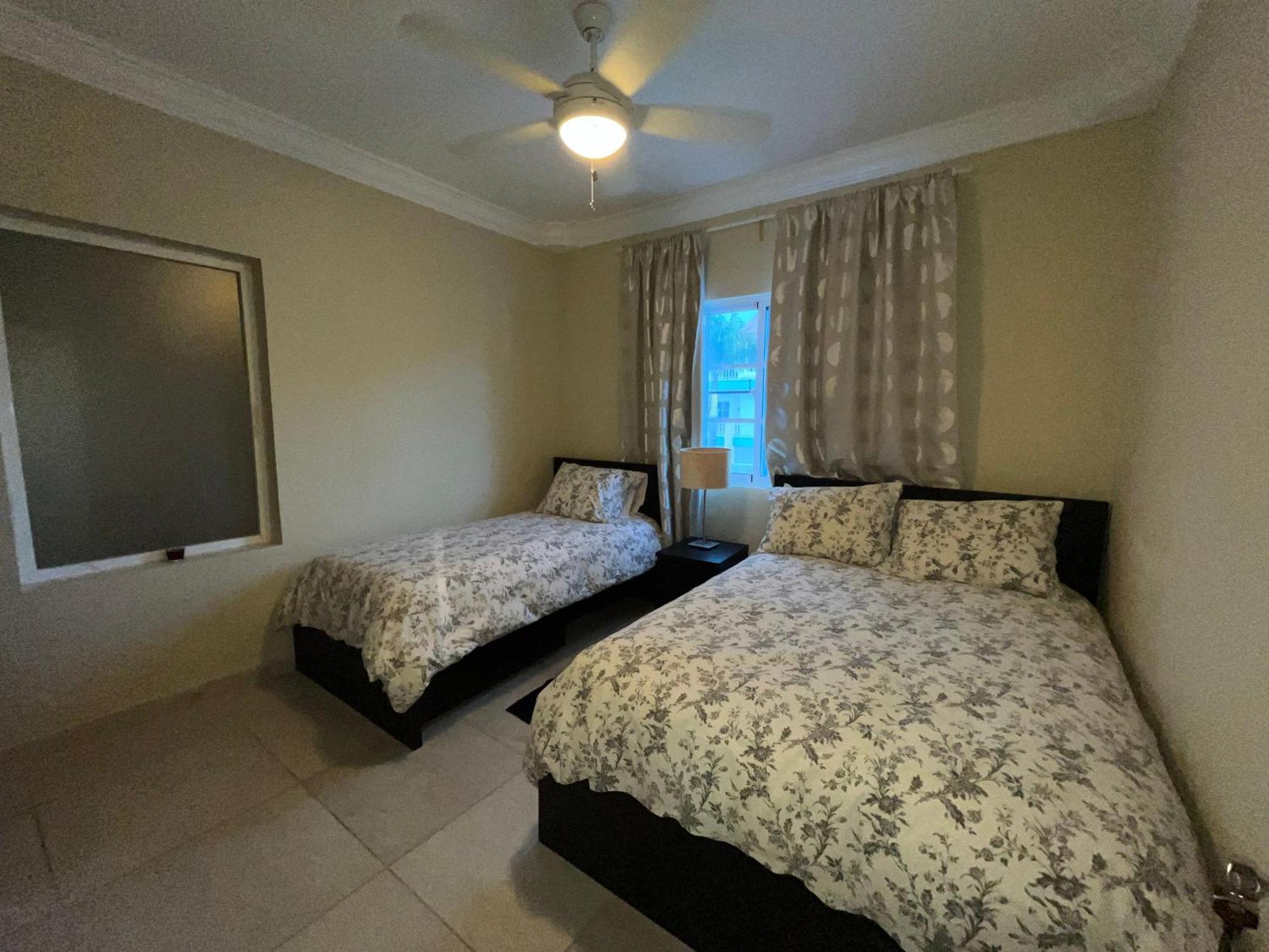 Luxury Penthouse With Pool, Bbq, Ac, Wi-fi, 5-min Walk To El Cortecito & Bavaro Beaches, Apartamento Punta Cana