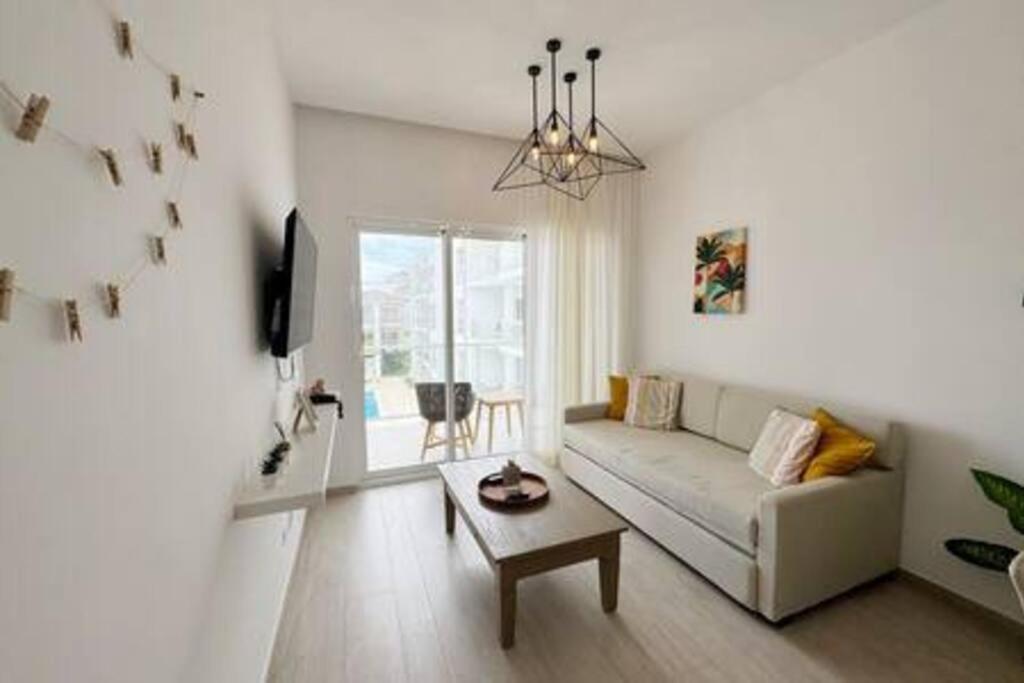 Cozy And Modern With Pool And Golf View Apartamento