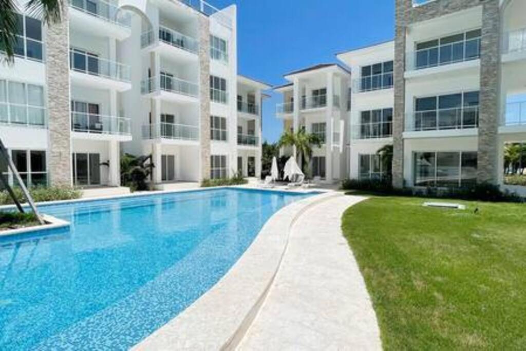 Cozy And Modern With Pool And Golf View *