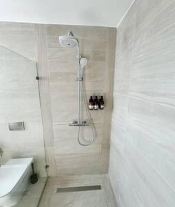 Brand New And Golf In Apartamento