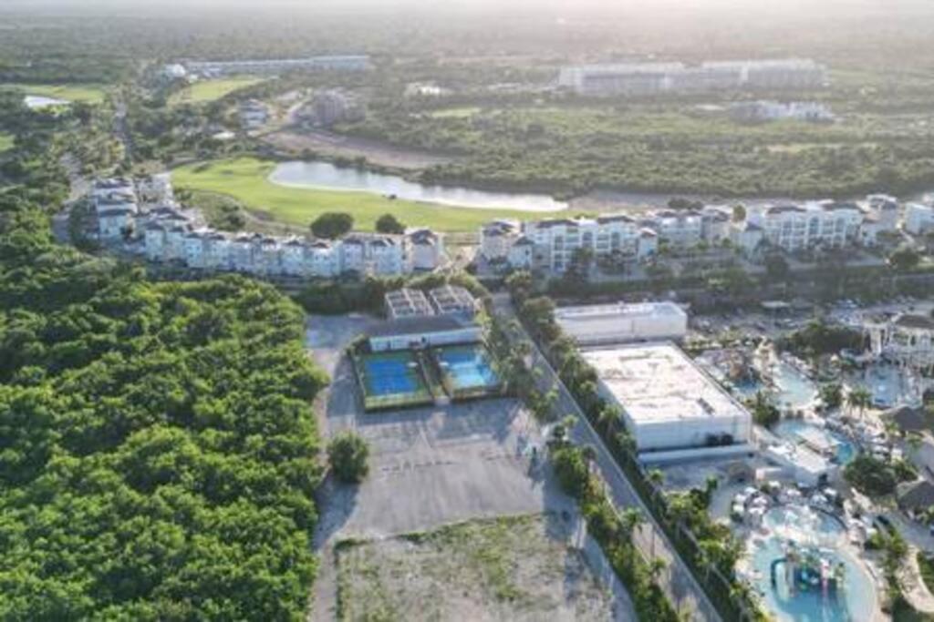 Brand New And Golf In Apartamento