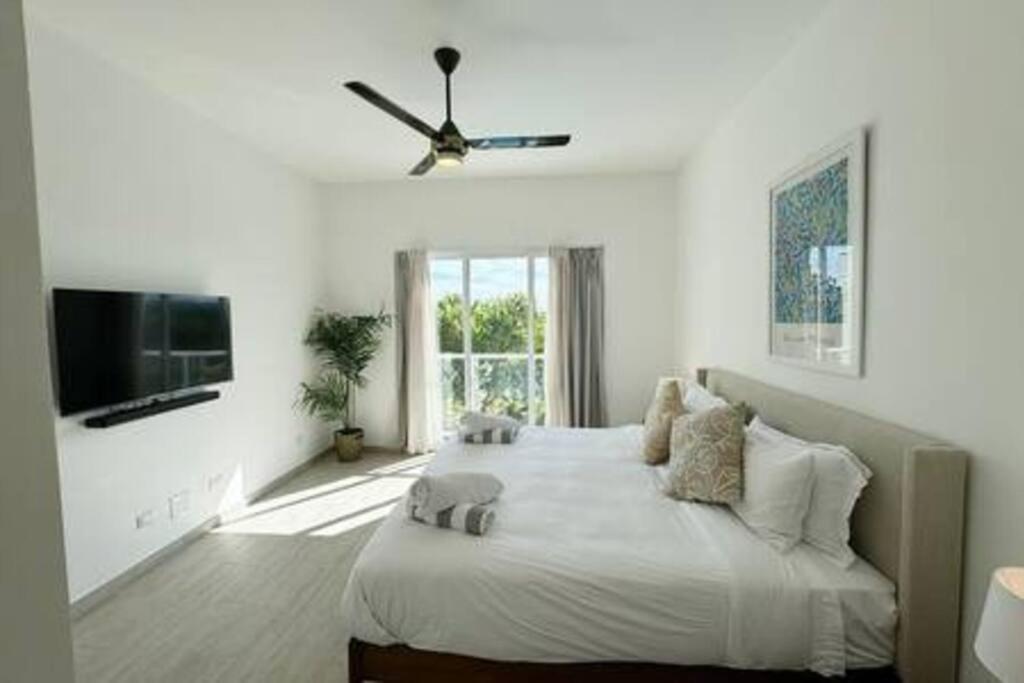 Brand New And Golf In Apartamento