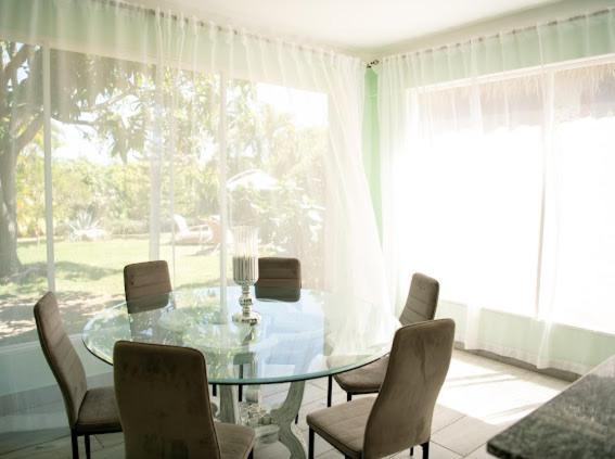 Private 4br Villa *