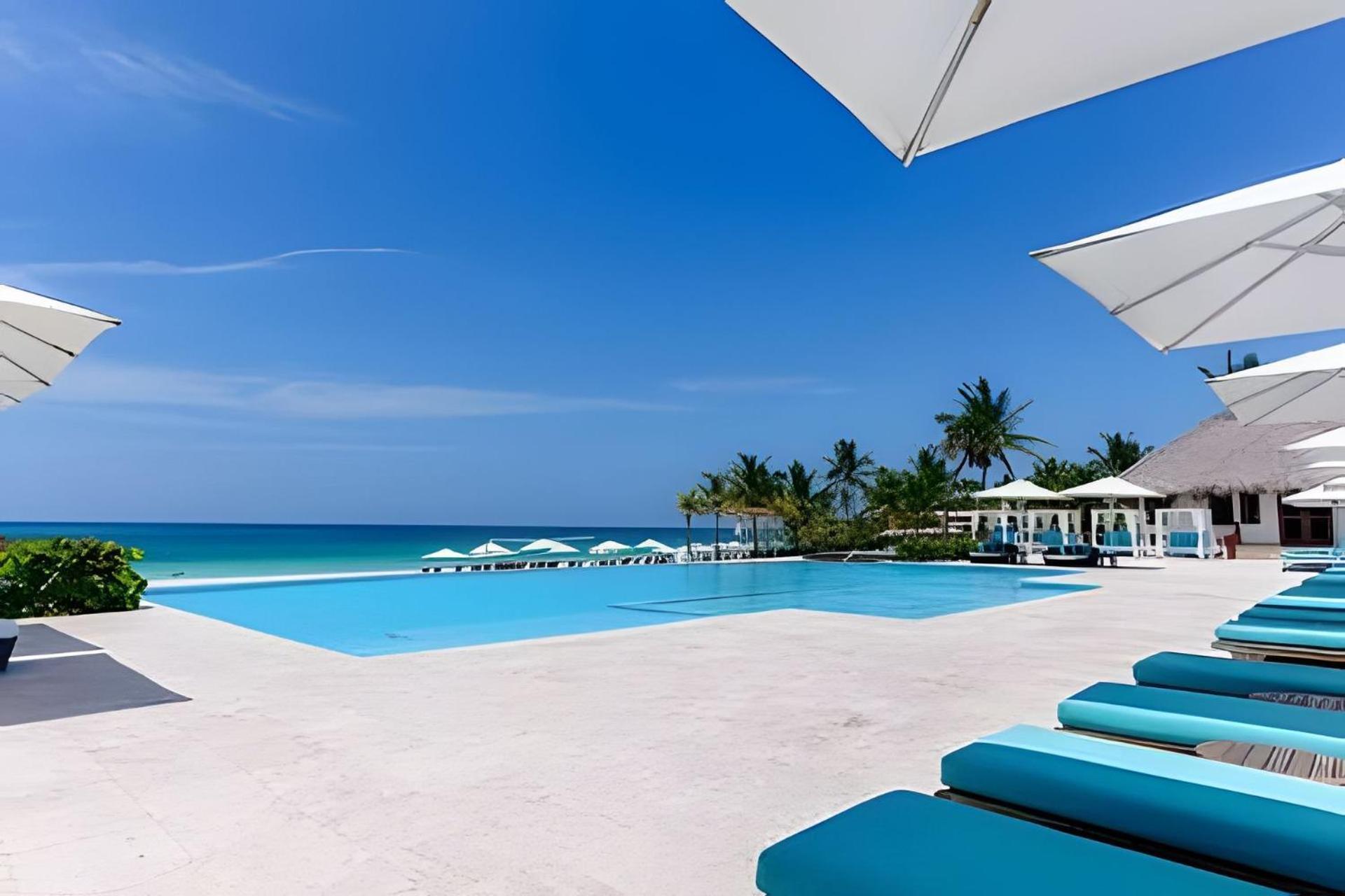 G307b: In Luxury Overlooking The Golf At Cana Apartamento Punta Cana