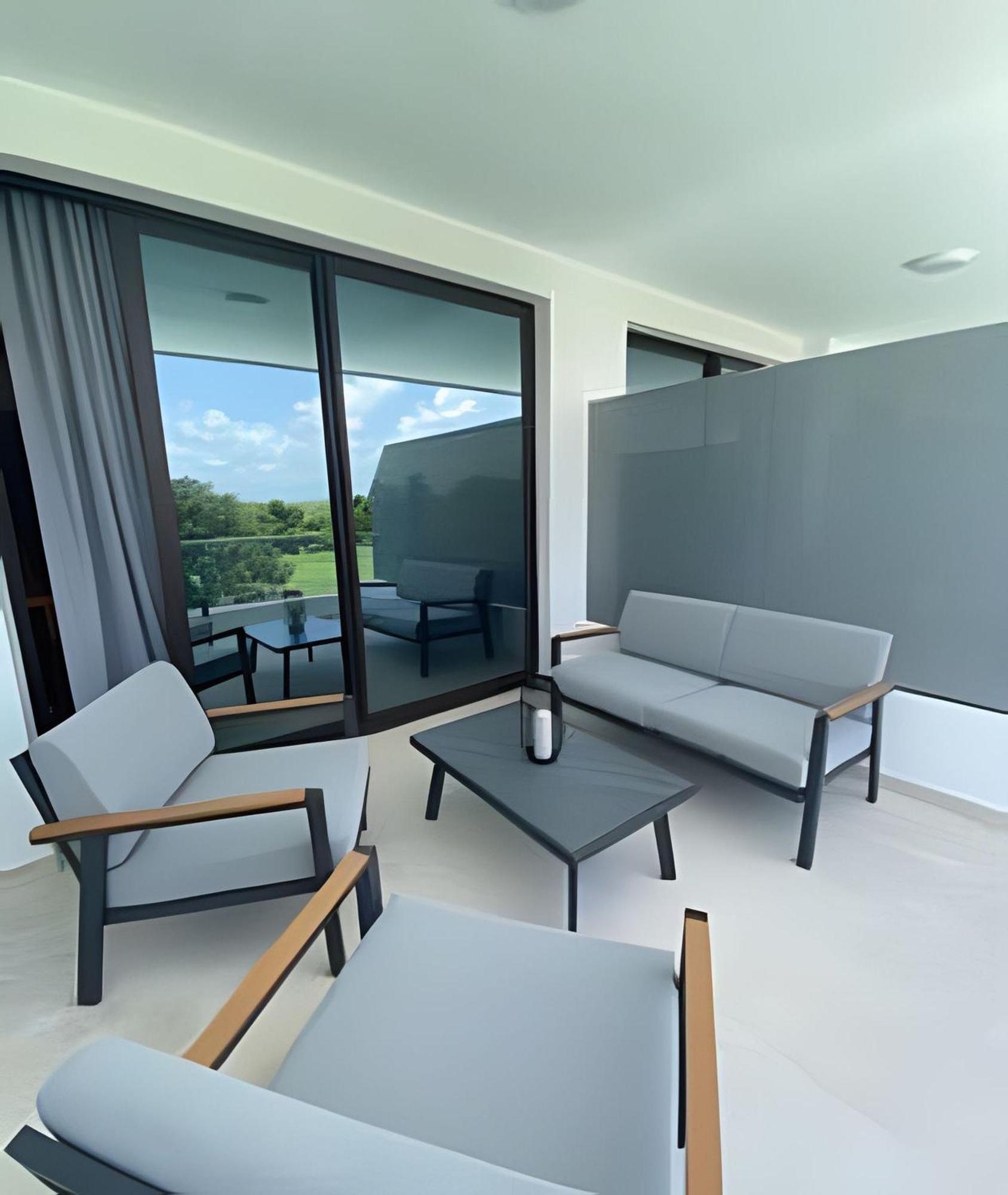 G307b: In Luxury Overlooking The Golf At Cana Apartamento *