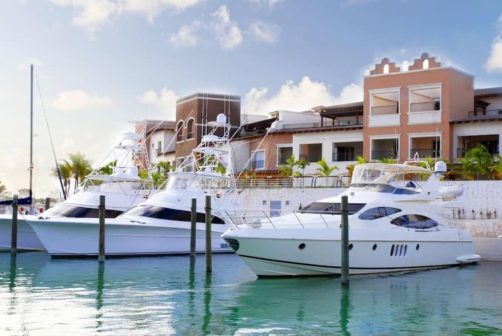 Sunset View, Walk To Pool, Hot Tub, Dining, Shops Apartamento