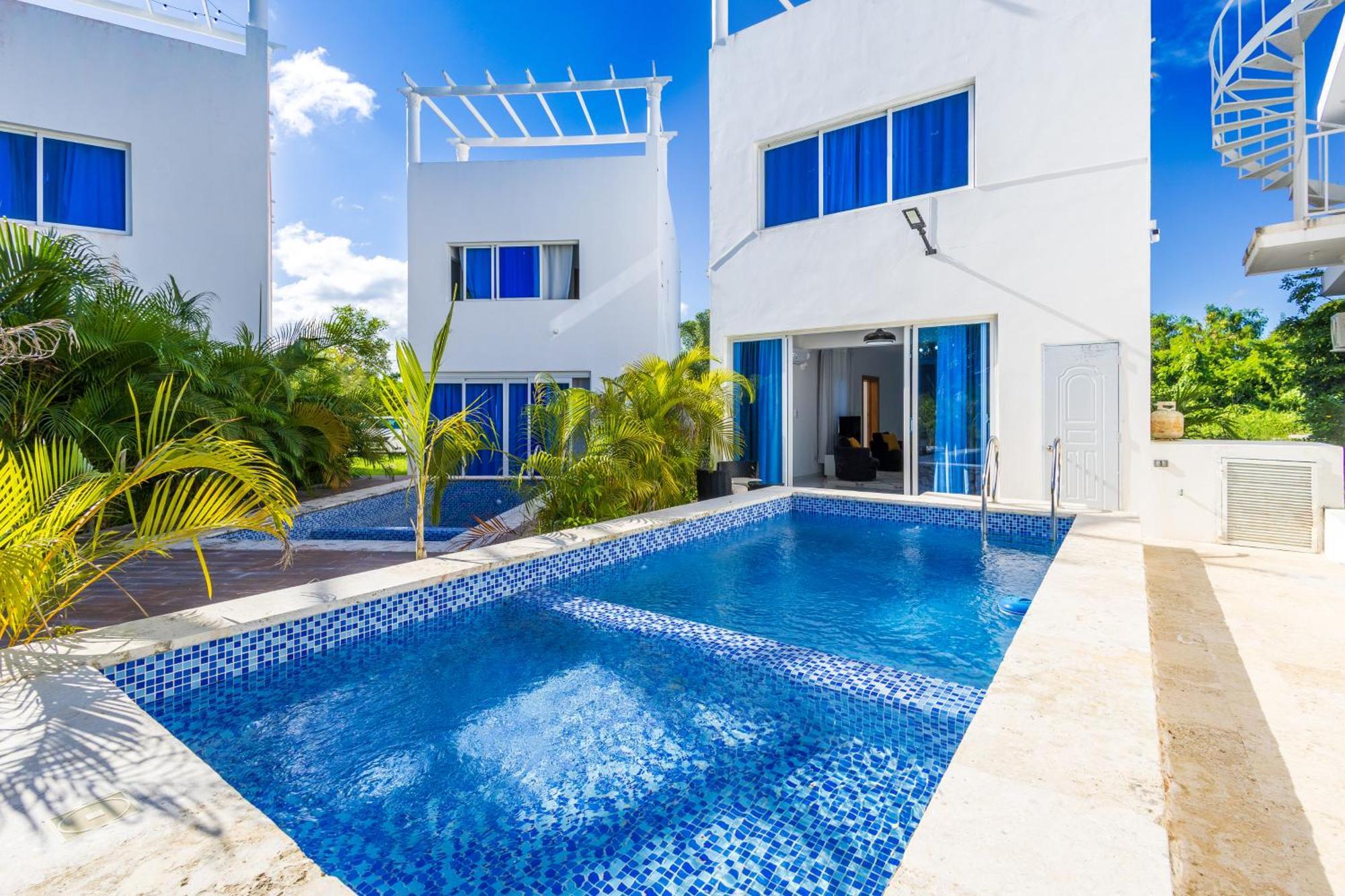 Relaxing 3-bedroom With Pool & Rooftop Jacuzzi In A Secluded Setting Punta Cana