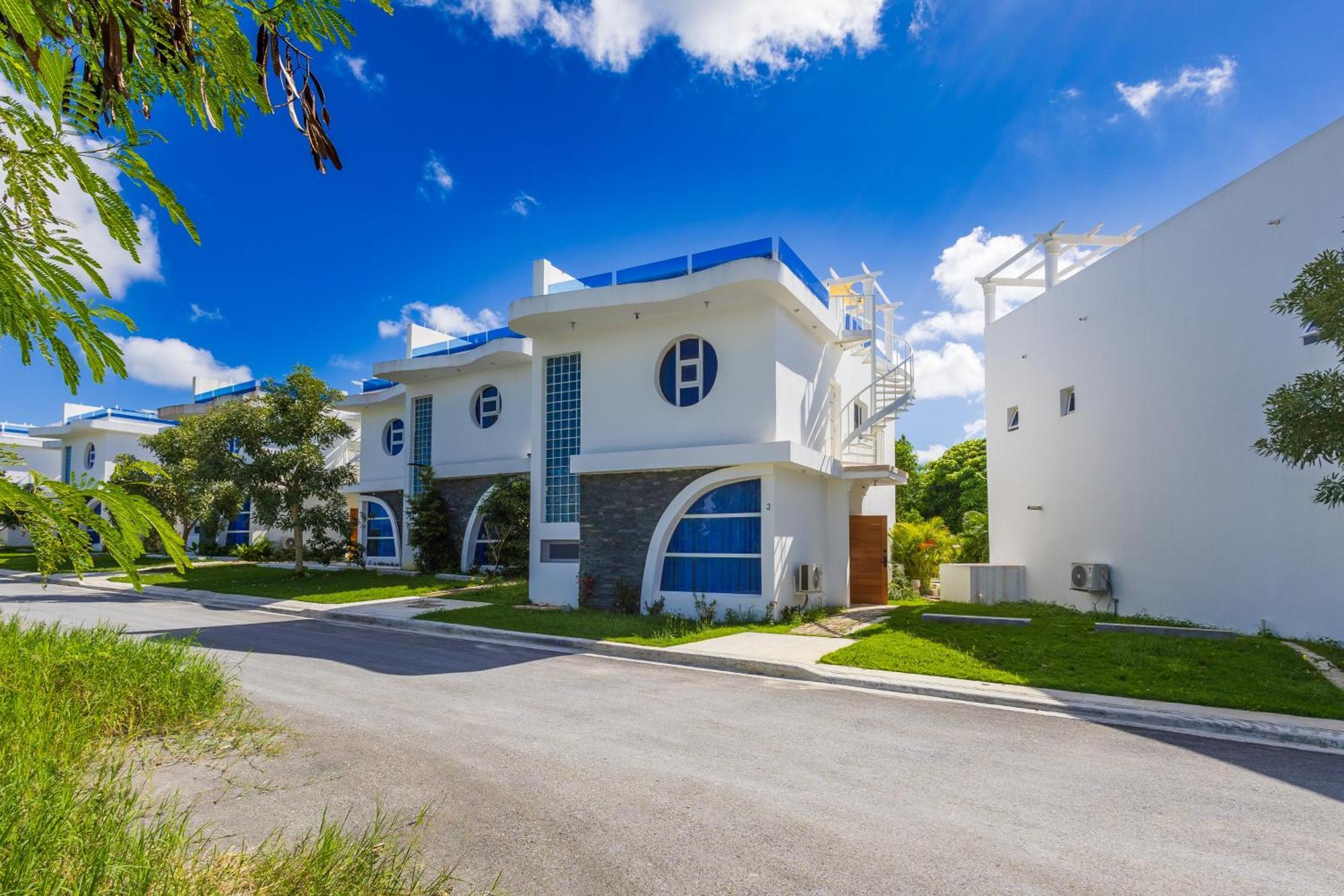 Villa Relaxing 3-bedroom With Pool & Rooftop Jacuzzi In A Secluded Setting *